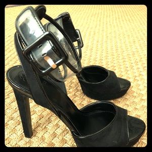 BRAND NEW Guess heels